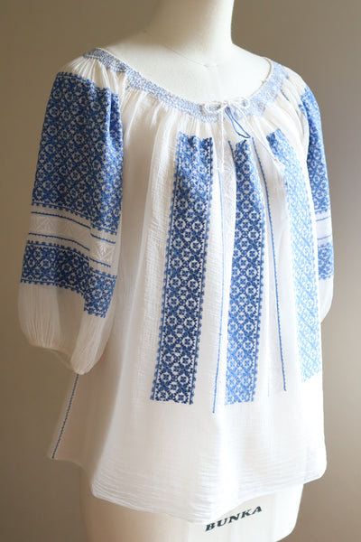 1940s Blue Embroidered Short Sleeves Romanian Blouse