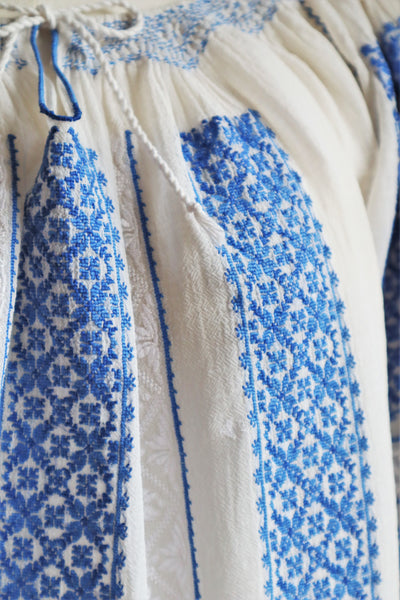 1940s Blue Embroidered Short Sleeves Romanian Blouse