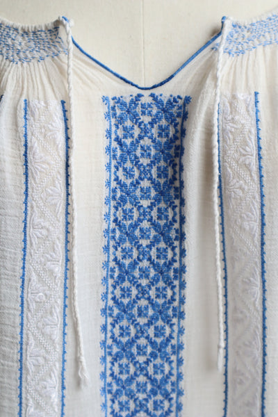 1940s Blue Embroidered Short Sleeves Romanian Blouse