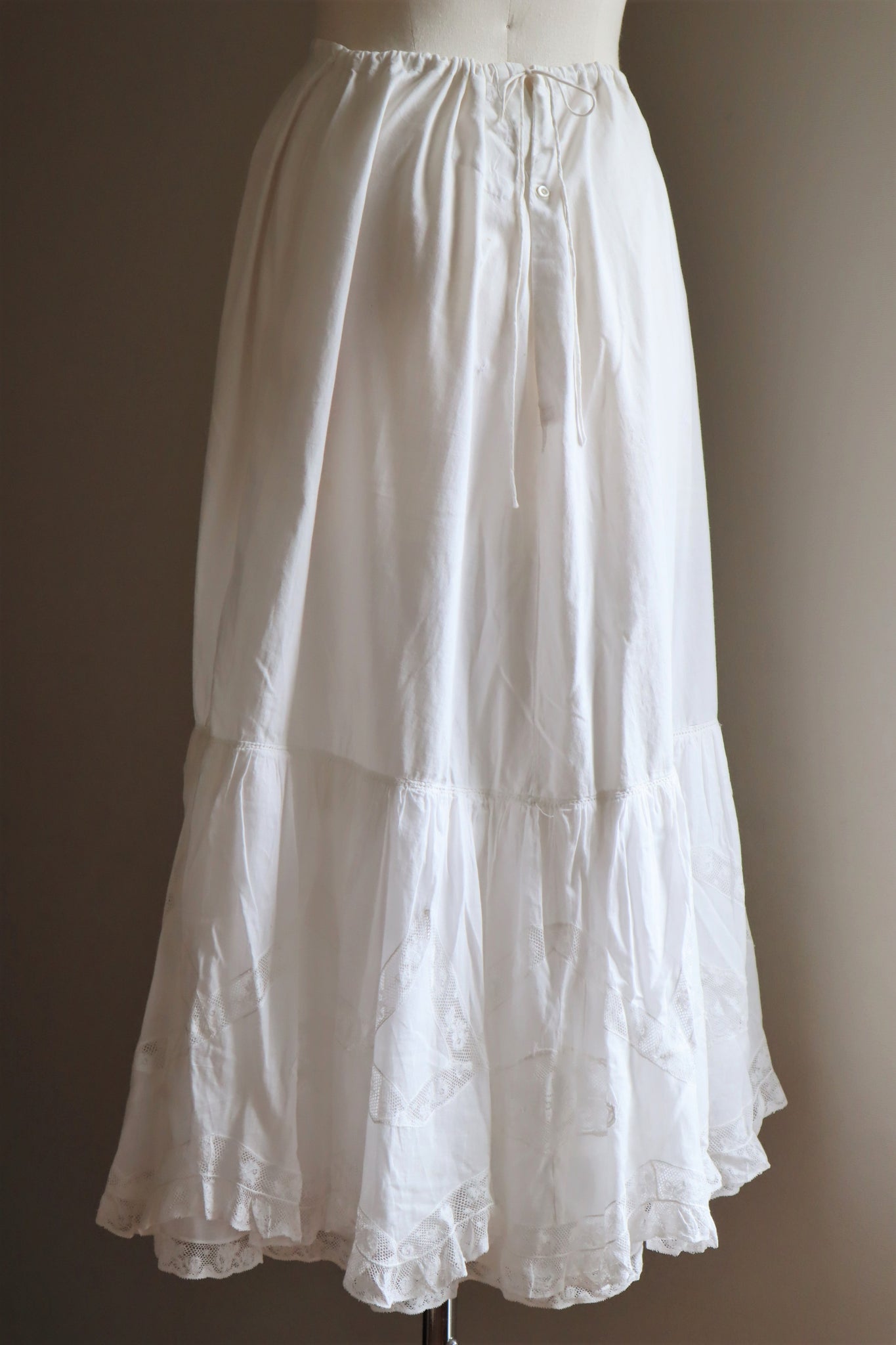 1900s Diamond Patterns Floral Lace White Cotton Skirt