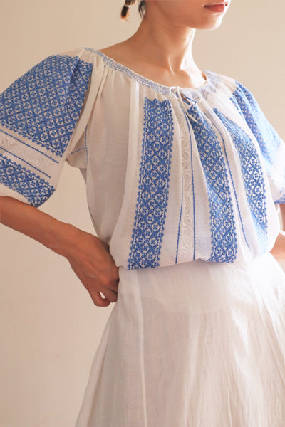 1940s Blue Embroidered Short Sleeves Romanian Blouse