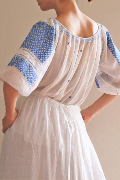 1940s Blue Embroidered Short Sleeves Romanian Blouse