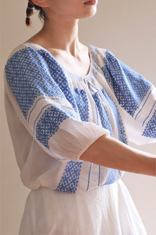 1940s Blue Embroidered Short Sleeves Romanian Blouse