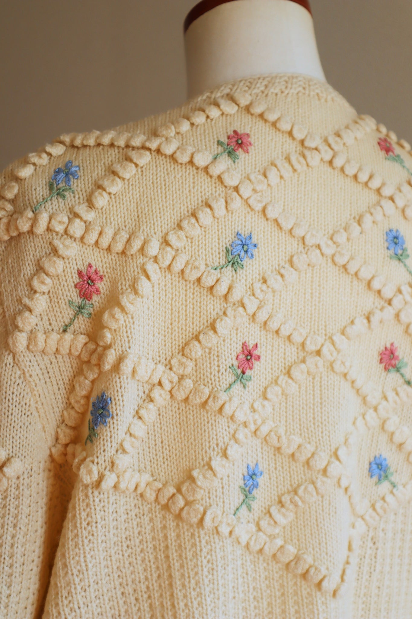 80s Hand Knit Floral Embroidered Beige Cardigan