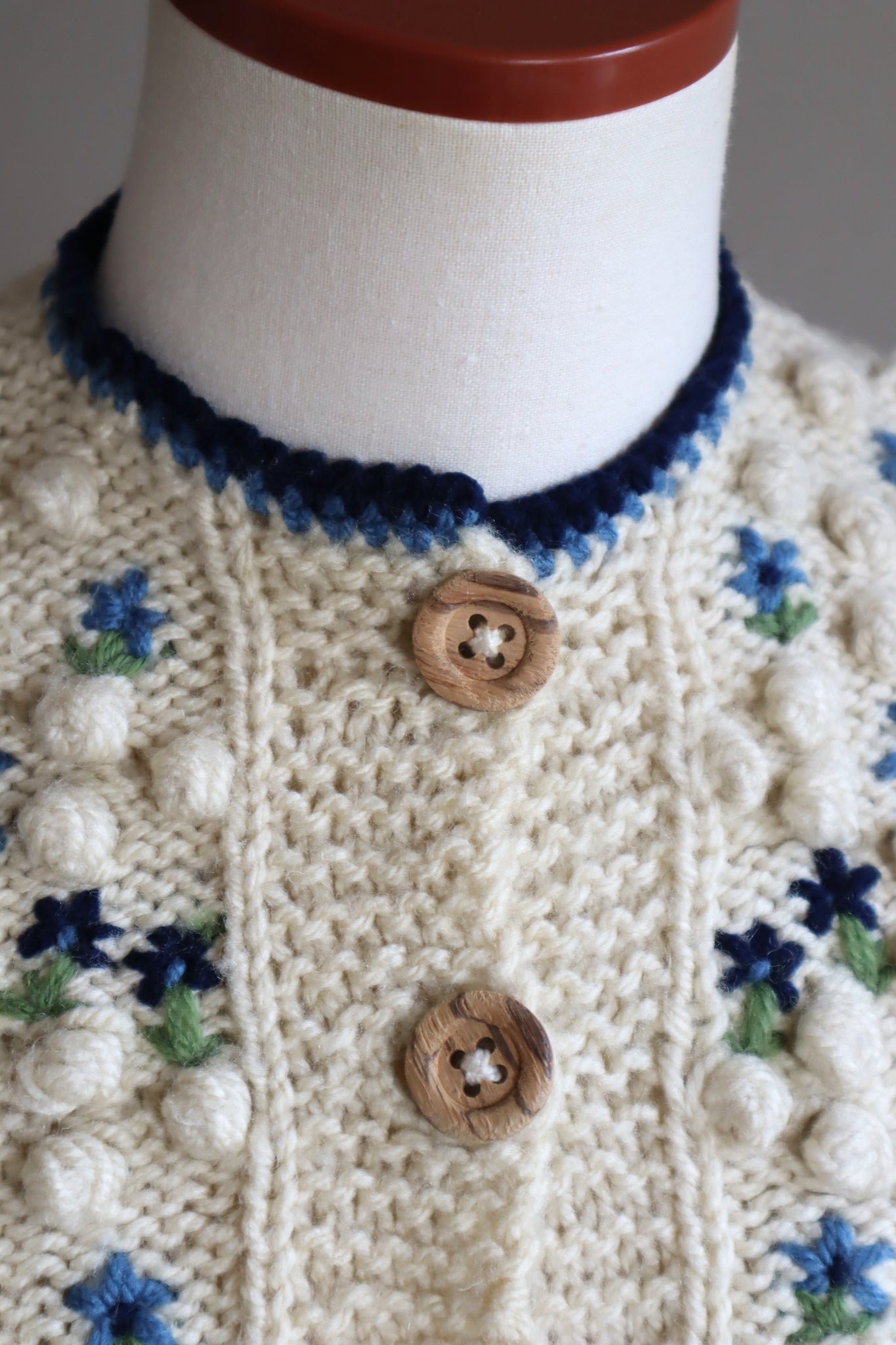 80s Beige Blue Flower Embroidery Austrian Cardigan