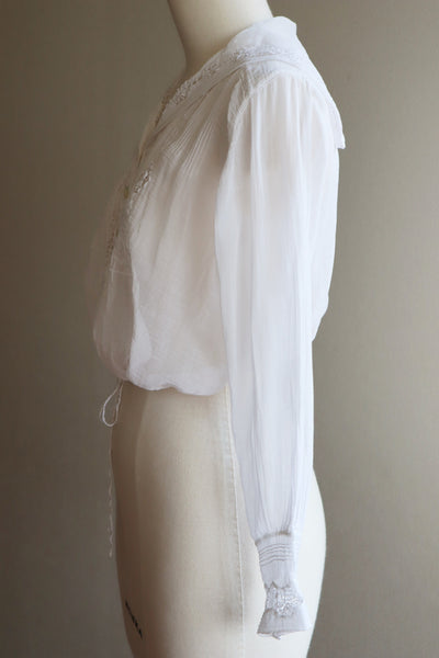 1910s White Embroidered Muslin Cotton Blouse