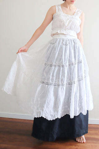 1900s Hand Sewn Embroidered Flower Muslin Cotton Skirt