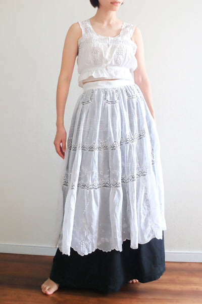 1900s Hand Sewn Embroidered Flower Muslin Cotton Skirt