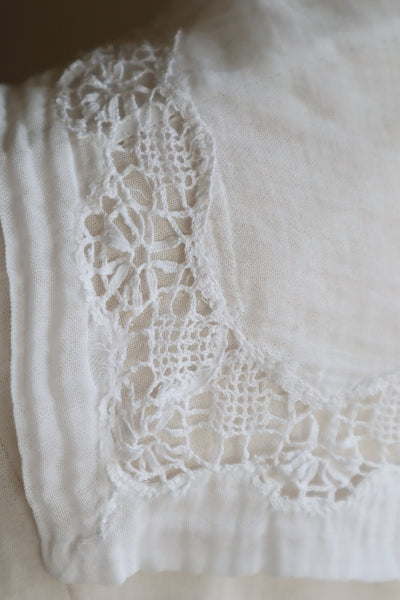 1910s White Embroidered Muslin Cotton Blouse