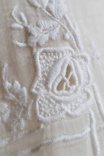 1910s White Embroidered Muslin Cotton Blouse