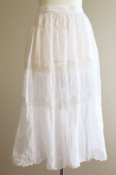 1900s Hand Sewn Embroidered Flower Muslin Cotton Skirt