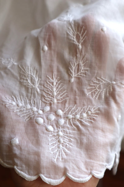 1900s Hand Sewn Embroidered Flower Muslin Cotton Skirt