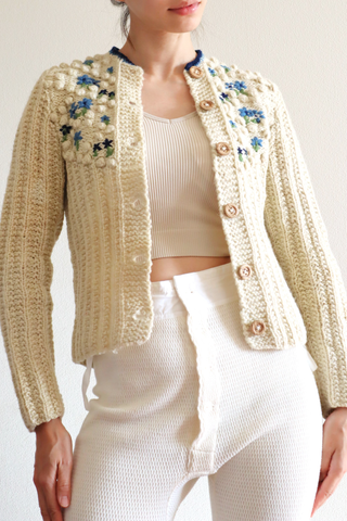 80s Beige Blue Flower Embroidery Austrian Cardigan