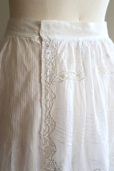 1900s Hand Sewn Embroidered Flower Muslin Cotton Skirt