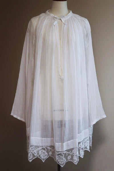 1900s Church Smock Filet Netted Lace Flower Embroidery