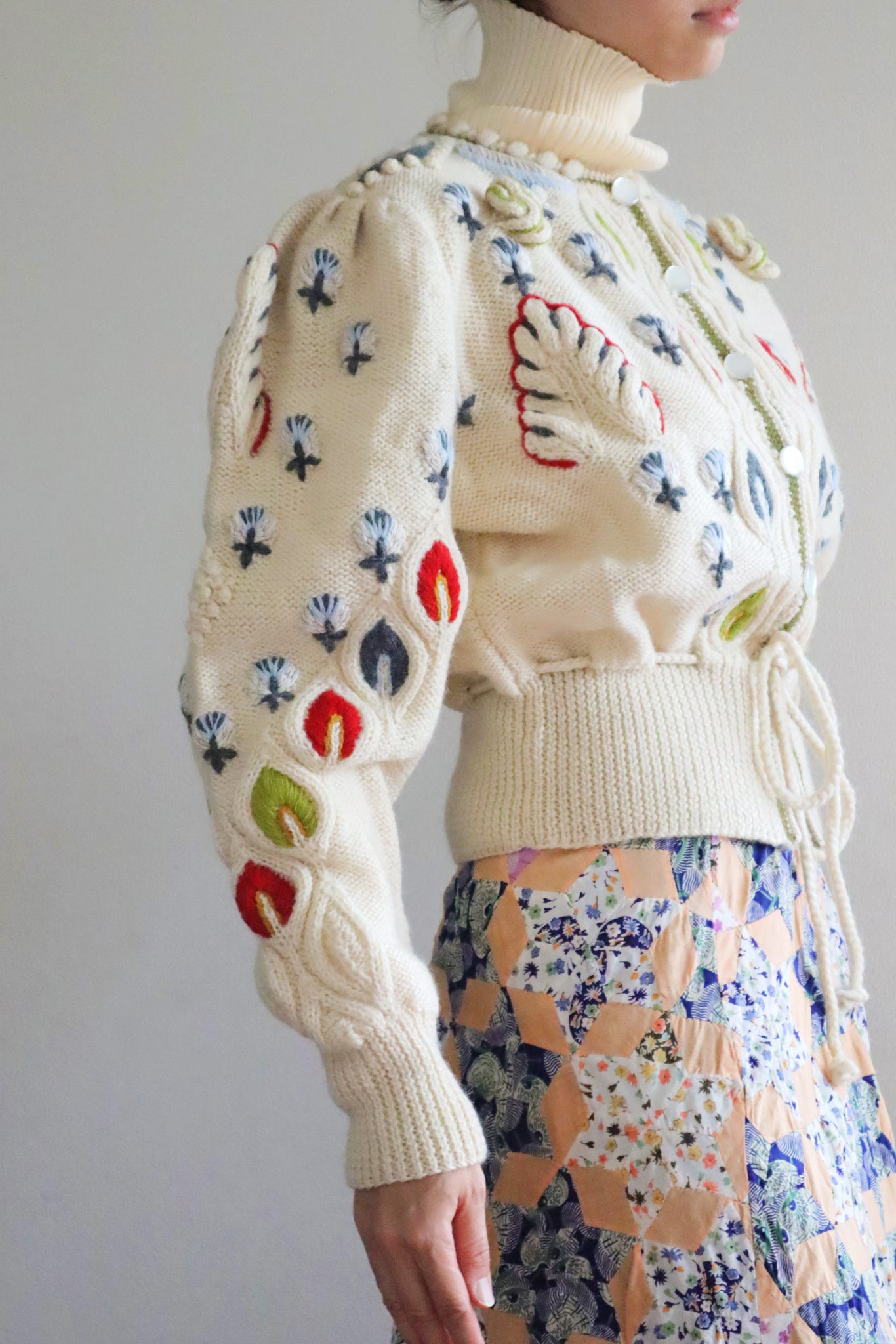 80s Beautiful Leaf Embroidery Bavarian Cardigan