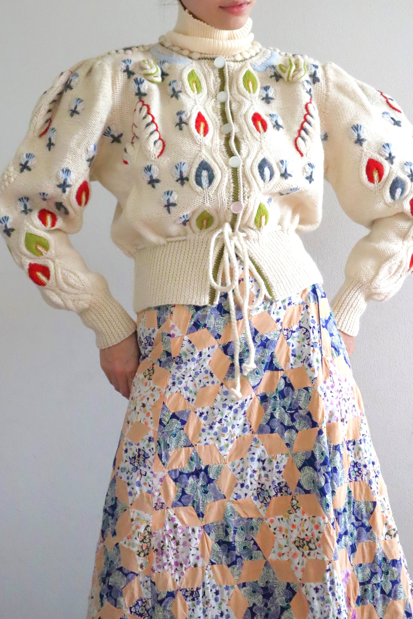 80s Beautiful Leaf Embroidery Bavarian Cardigan