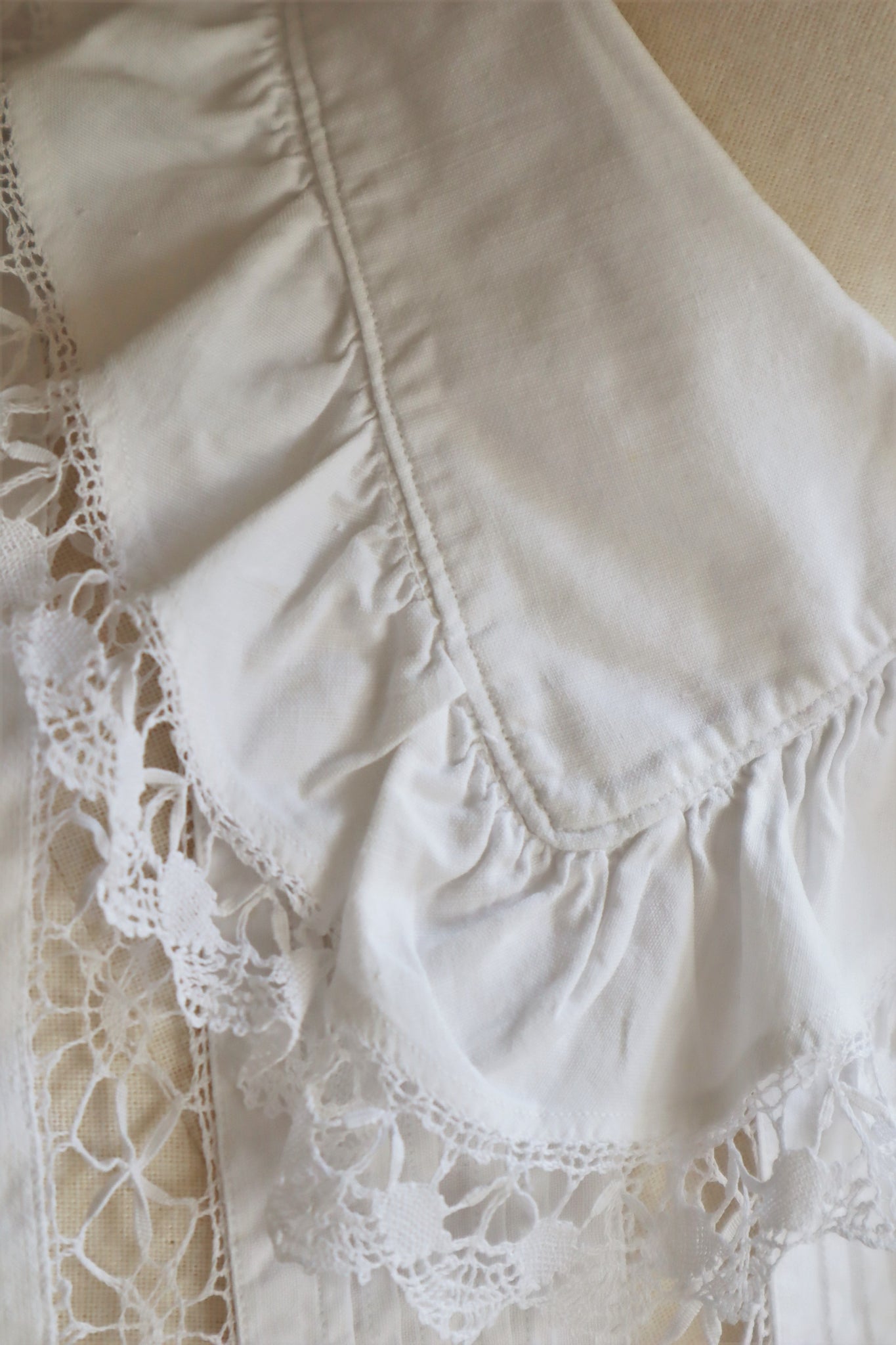 1900s Bobbin Lace Frill Collar White Cotton Blouse