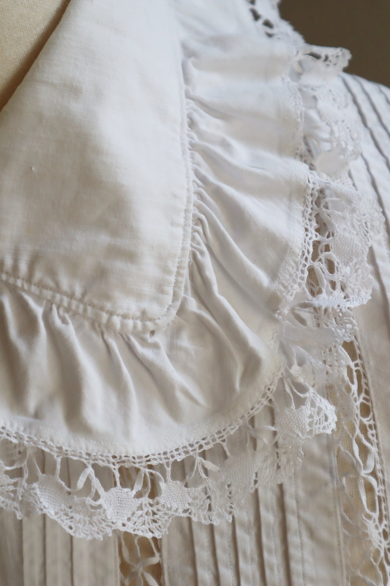 1900s Bobbin Lace Frill Collar White Cotton Blouse